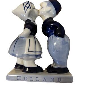 VTG Dutch Boy & Girl Kissing Porcelain Figurine Deltware Elesva Holland cute!